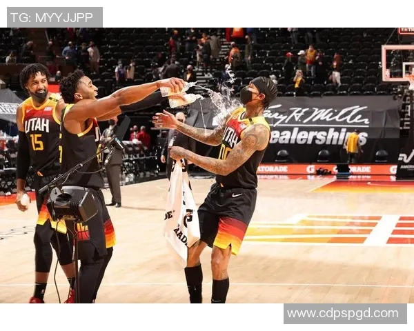 犹他爵士与阿德莱德36人激战正酣谁能在这场对决中胜出